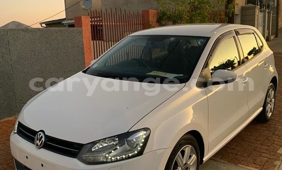 Acheter Occasion Voiture Abarth 124 Spider Blanc à Windhoek, Namibie Acheter Occasion Voiture Abarth 124 Spider Blanc à Windhoek, Namibie