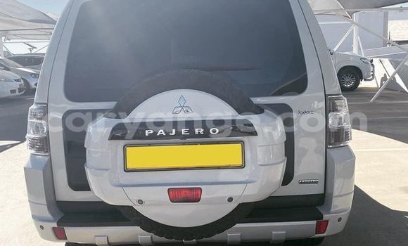 Buy Used Mitsubishi Pajero White Car in Windhoek in Namibia