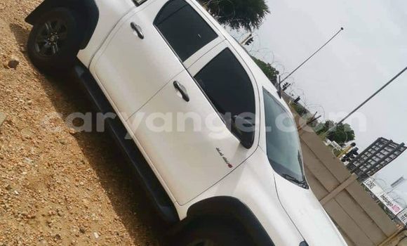 Acheter Occasion Voiture Toyota Hilux Blanc à Windhoek, Namibie Acheter Occasion Voiture Toyota Hilux Blanc à Windhoek, Namibie