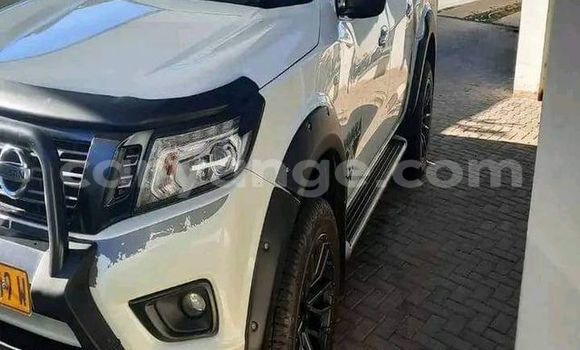 Acheter Occasion Voiture Toyota Hilux Blanc à Windhoek, Namibie Acheter Occasion Voiture Toyota Hilux Blanc à Windhoek, Namibie