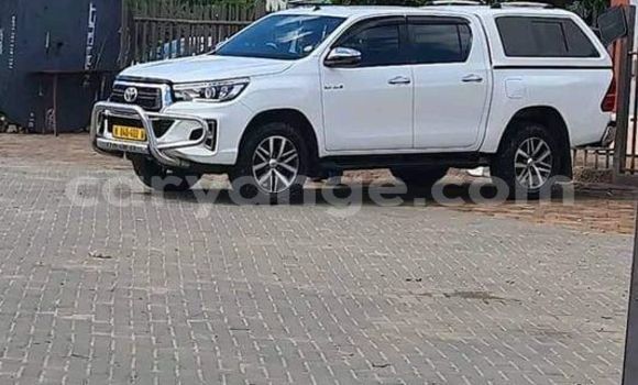 Acheter Occasion Voiture Toyota Hilux Blanc à Windhoek, Namibie Acheter Occasion Voiture Toyota Hilux Blanc à Windhoek, Namibie