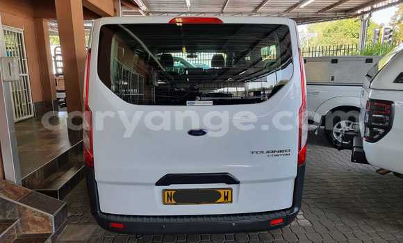 Acheter Occasion Voiture Ford Tourneo Custom Blanc à Windhoek, Namibie Acheter Occasion Voiture Ford Tourneo Custom Blanc à Windhoek, Namibie