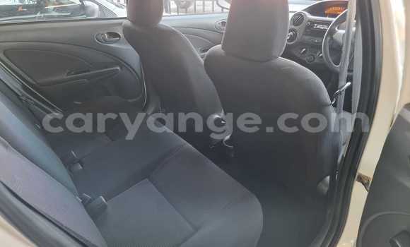 Acheter Occasion Voiture Toyota Etios Blanc à Windhoek, Namibie Acheter Occasion Voiture Toyota Etios Blanc à Windhoek, Namibie