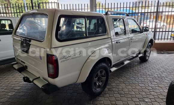 Acheter Occasion Voiture Nissan Hardbody Blanc à Windhoek, Namibie Acheter Occasion Voiture Nissan Hardbody Blanc à Windhoek, Namibie