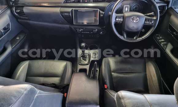 Acheter Occasion Voiture Toyota Hilux Blanc à Windhoek, Namibie Acheter Occasion Voiture Toyota Hilux Blanc à Windhoek, Namibie