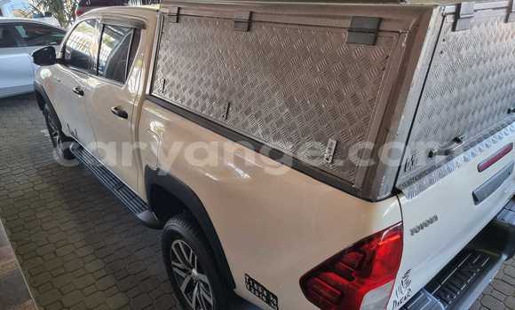 Acheter Occasion Voiture Toyota Hilux Blanc à Windhoek, Namibie Acheter Occasion Voiture Toyota Hilux Blanc à Windhoek, Namibie