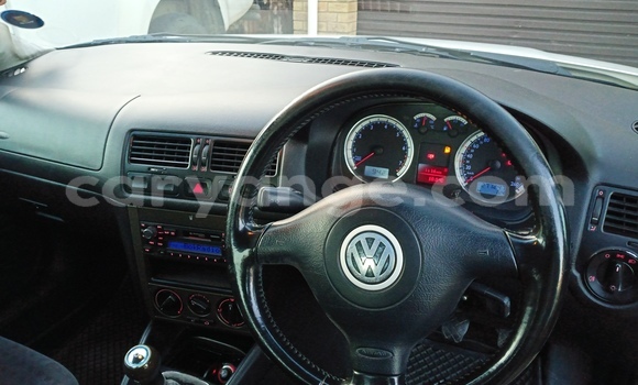 Acheter Occasion Voiture Volkswagen Jetta Blanc à Walvis Bay, Namibie Acheter Occasion Voiture Volkswagen Jetta Blanc à Walvis Bay, Namibie