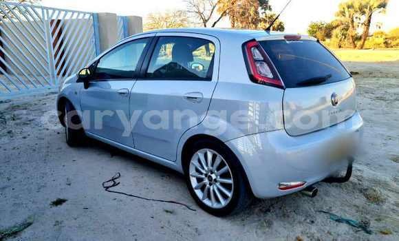 Acheter Occasion Voiture Fiat Punto Beige à Ondangwa, Oshikoto Acheter Occasion Voiture Fiat Punto Beige à Ondangwa, Oshikoto