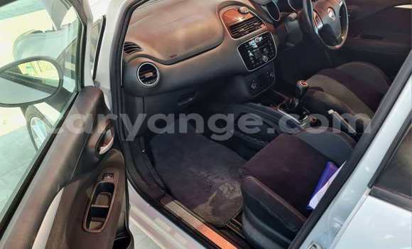 Acheter Occasion Voiture Fiat Punto Beige à Ondangwa, Oshikoto Acheter Occasion Voiture Fiat Punto Beige à Ondangwa, Oshikoto