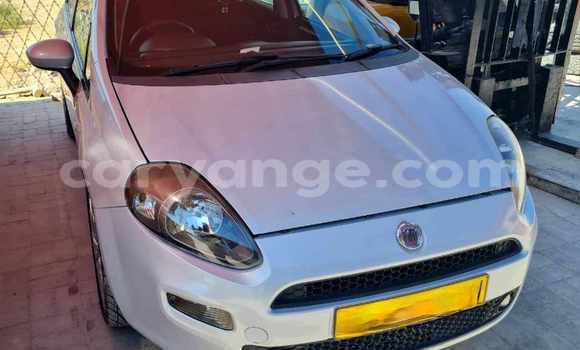 Acheter Occasion Voiture Fiat Punto Beige à Ondangwa, Oshikoto Acheter Occasion Voiture Fiat Punto Beige à Ondangwa, Oshikoto