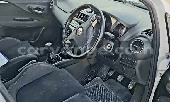 Acheter Occasion Voiture Fiat Punto Beige à Ondangwa, Oshikoto Acheter Occasion Voiture Fiat Punto Beige à Ondangwa, Oshikoto