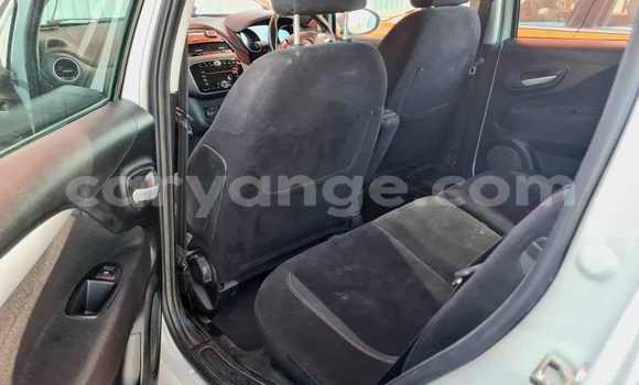 Acheter Occasion Voiture Fiat Punto Beige à Ondangwa, Oshikoto Acheter Occasion Voiture Fiat Punto Beige à Ondangwa, Oshikoto