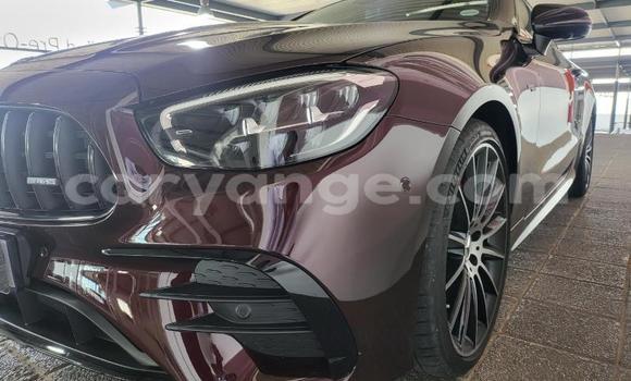 Acheter Occasion Voiture Mercedes-Benz E-Classe Rouge à Import - Dubai, Namibie Acheter Occasion Voiture Mercedes-Benz E-Classe Rouge à Import - Dubai, Namibie