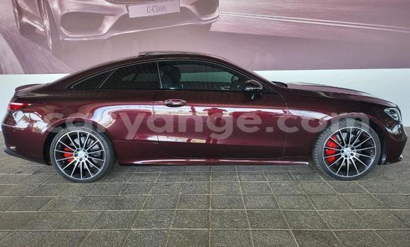 Acheter Occasion Voiture Mercedes-Benz E-Classe Rouge à Import - Dubai, Namibie Acheter Occasion Voiture Mercedes-Benz E-Classe Rouge à Import - Dubai, Namibie