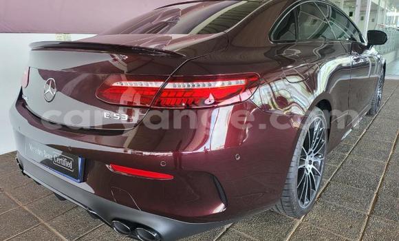 Acheter Occasion Voiture Mercedes-Benz E-Classe Rouge à Import - Dubai, Namibie Acheter Occasion Voiture Mercedes-Benz E-Classe Rouge à Import - Dubai, Namibie