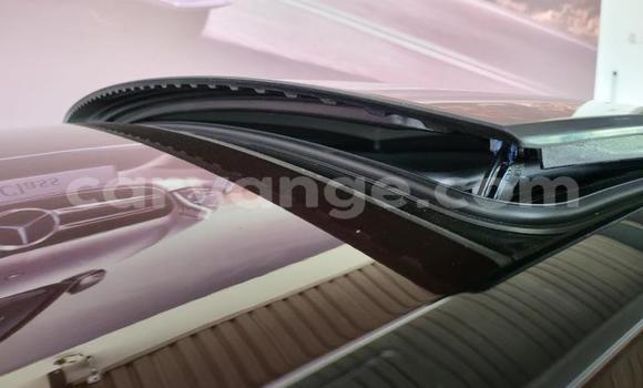 Acheter Occasion Voiture Mercedes-Benz E-Classe Rouge à Import - Dubai, Namibie Acheter Occasion Voiture Mercedes-Benz E-Classe Rouge à Import - Dubai, Namibie