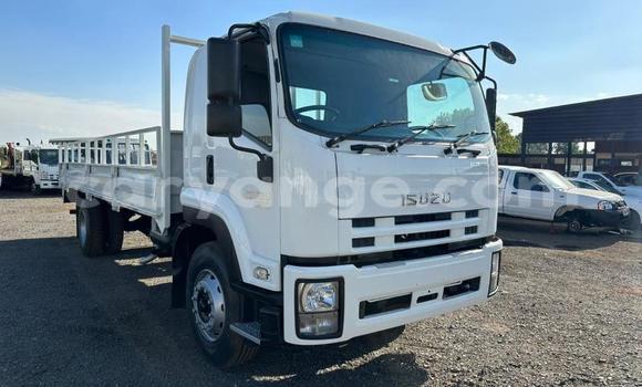 Buy Used Isuzu FTR 850 White Truck in Import - Dubai in Namibia