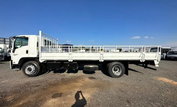 Acheter Occasion Utilitaire Isuzu FTR 850 Blanc à Import - Dubai, Namibie Acheter Occasion Utilitaire Isuzu FTR 850 Blanc à Import - Dubai, Namibie