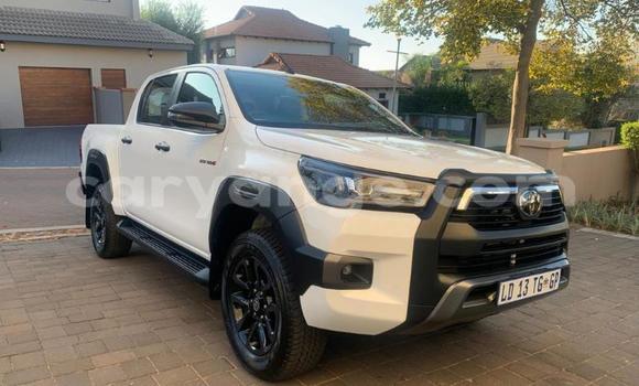 Buy Used Toyota Hilux White Car in Karibib in Erongo