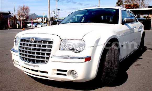 Buy Used Chrysler 300C White Car in Katima Mulilo in Caprivi