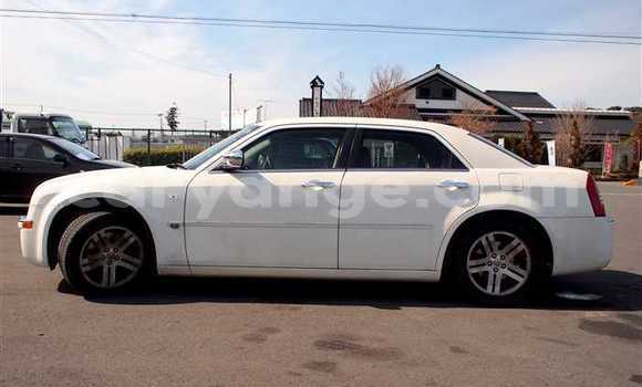 Buy Used Chrysler 300C White Car in Katima Mulilo in Caprivi Buy Used Chrysler 300C White Car in Katima Mulilo in Caprivi