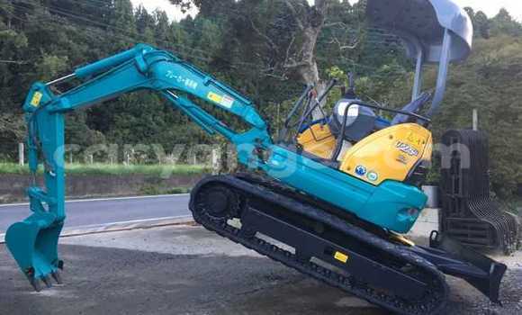 Buy Used Caterpillar 120 Blue Truck in Khorixas in Kunene Buy Used Caterpillar 120 Blue Truck in Khorixas in Kunene