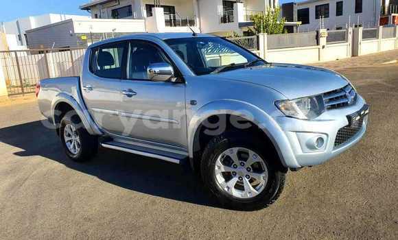 Acheter Occasion Voiture Mitsubishi Triton Gris à Windhoek, Namibie Acheter Occasion Voiture Mitsubishi Triton Gris à Windhoek, Namibie