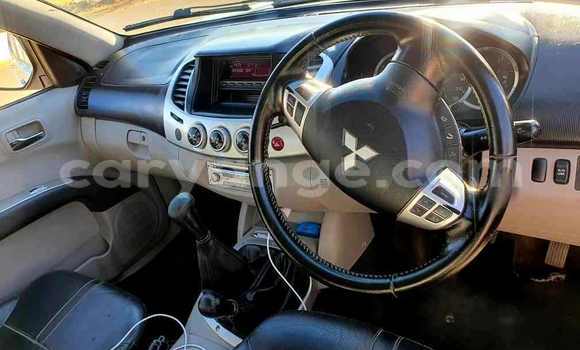 Acheter Occasion Voiture Mitsubishi Triton Gris à Windhoek, Namibie Acheter Occasion Voiture Mitsubishi Triton Gris à Windhoek, Namibie