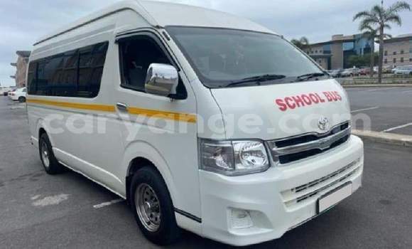 Buy Used Toyota Hi Ace White Car in Gobabis in Omaheke Buy Used Toyota Hi Ace White Car in Gobabis in Omaheke