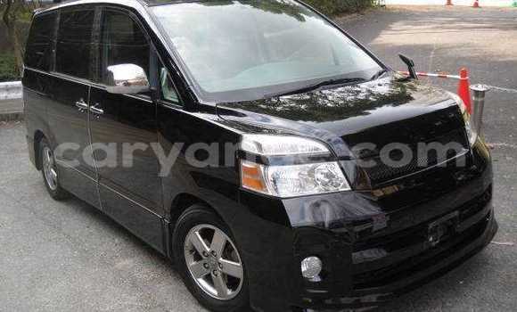 Acheter Occasion Voiture Toyota Voxy Noir à Arandis, Kunene Acheter Occasion Voiture Toyota Voxy Noir à Arandis, Kunene
