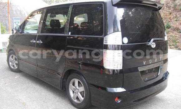 Acheter Occasion Voiture Toyota Voxy Noir à Arandis, Kunene Acheter Occasion Voiture Toyota Voxy Noir à Arandis, Kunene