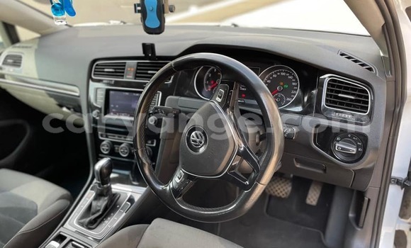 Acheter Occasion Voiture Volkswagen Golf Blanc à Windhoek, Namibie Acheter Occasion Voiture Volkswagen Golf Blanc à Windhoek, Namibie