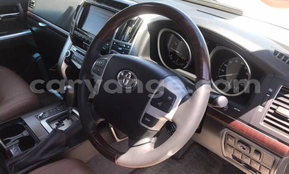 Buy Used Toyota Land Cruiser White Car in Windhoek in Namibia Buy Used Toyota Land Cruiser White Car in Windhoek in Namibia