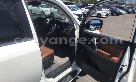 Buy Used Toyota Land Cruiser White Car in Windhoek in Namibia Buy Used Toyota Land Cruiser White Car in Windhoek in Namibia