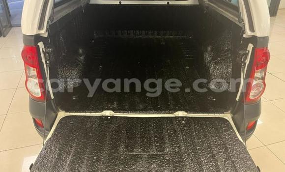 Buy Used Nissan NP 300 White Car in Gobabis in Omaheke Buy Used Nissan NP 300 White Car in Gobabis in Omaheke