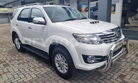 Buy Used Toyota Fortuner White Car in Windhoek in Namibia Buy Used Toyota Fortuner White Car in Windhoek in Namibia