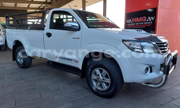 Acheter Occasion Voiture Toyota Hilux Blanc à Windhoek, Namibie