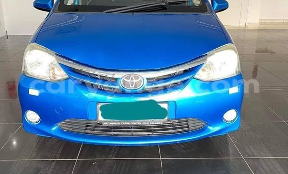 Acheter Occasion Voiture Toyota Etios Bleu à Windhoek, Namibie Acheter Occasion Voiture Toyota Etios Bleu à Windhoek, Namibie
