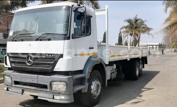 Buy Used Mercedes‒Benz Truck White Truck in Windhoek in Namibia Buy Used Mercedes‒Benz Truck White Truck in Windhoek in Namibia