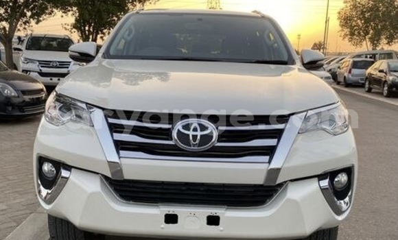 Buy Used Toyota Fortuner White Car in Oshakati in Namibia