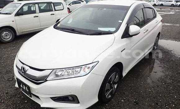 Buy Used Honda Grace White Car in Oshakati in Namibia Buy Used Honda Grace White Car in Oshakati in Namibia