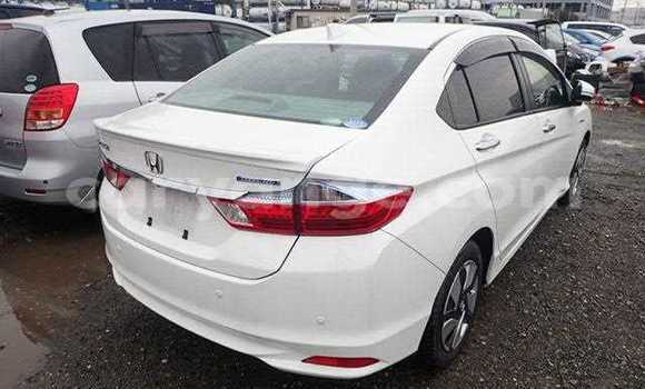 Buy Used Honda Grace White Car in Oshakati in Namibia Buy Used Honda Grace White Car in Oshakati in Namibia