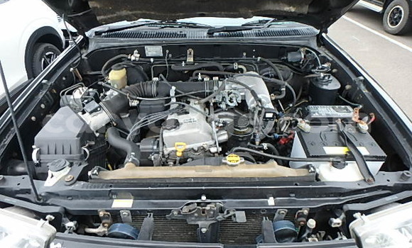 Acheter Occasion Voiture Toyota Hilux Surf Noir à Windhoek, Namibie Acheter Occasion Voiture Toyota Hilux Surf Noir à Windhoek, Namibie