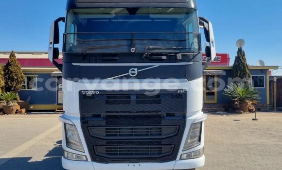Buy Used Volvo FH10 White Truck in Windhoek in Namibia Buy Used Volvo FH10 White Truck in Windhoek in Namibia