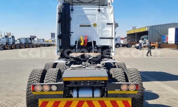 Buy Used Volvo FH10 White Truck in Windhoek in Namibia Buy Used Volvo FH10 White Truck in Windhoek in Namibia