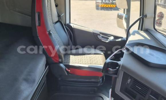 Buy Used Volvo FH10 White Truck in Windhoek in Namibia Buy Used Volvo FH10 White Truck in Windhoek in Namibia