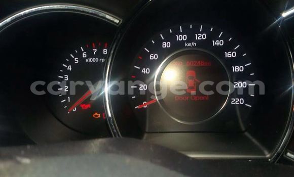 Buy Used Kia Carens Red Car in Windhoek in Namibia Buy Used Kia Carens Red Car in Windhoek in Namibia