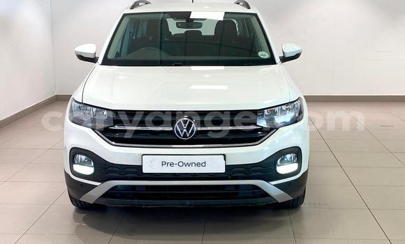 Acheter Occasion Voiture Volkswagen T-Roc Blanc à Windhoek, Namibie Acheter Occasion Voiture Volkswagen T-Roc Blanc à Windhoek, Namibie