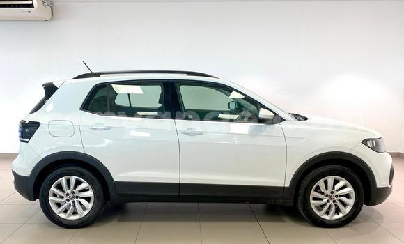 Acheter Occasion Voiture Volkswagen T-Roc Blanc à Windhoek, Namibie Acheter Occasion Voiture Volkswagen T-Roc Blanc à Windhoek, Namibie