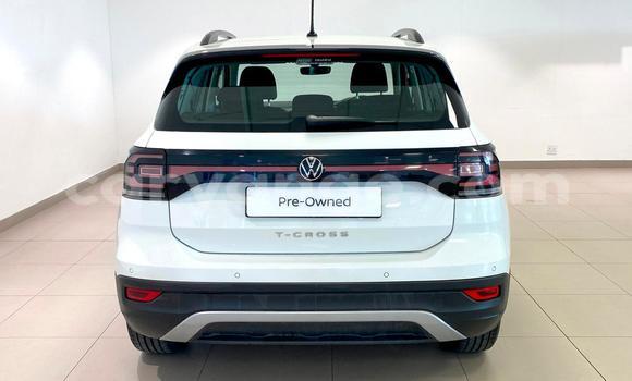 Acheter Occasion Voiture Volkswagen T-Roc Blanc à Windhoek, Namibie Acheter Occasion Voiture Volkswagen T-Roc Blanc à Windhoek, Namibie